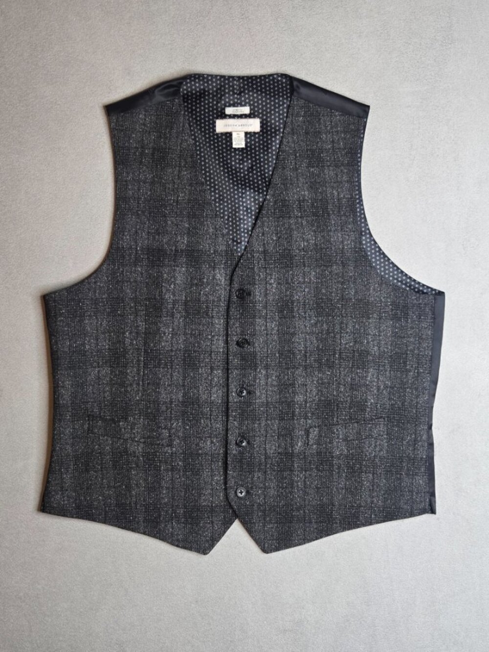 Joseph Abboud Gray Plaid 2-Piece Vest & Pants Suit Set - Men's XL / 33W x 32L - Picture 2 of 11